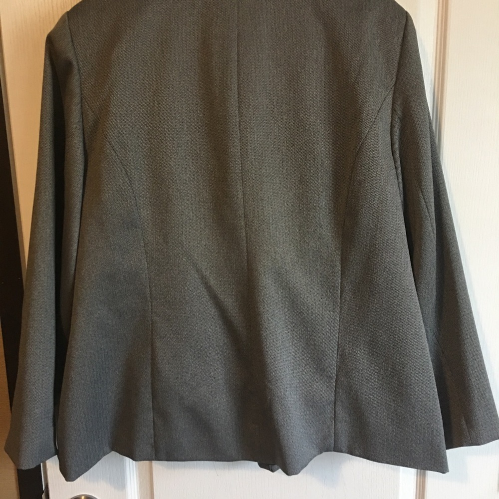 Pantsuit - Picture 4 of 4